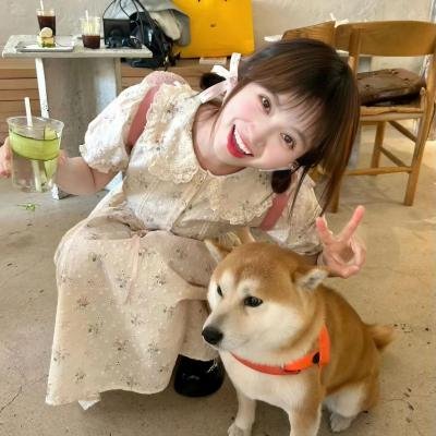 年轻女人